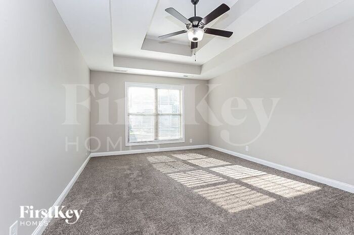 Building Photo - 718 Rushville Dr