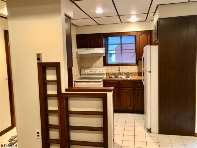 Building Photo - 27 Old Rte 23