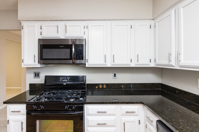 Building Photo - 6085 Tara Hill Dr