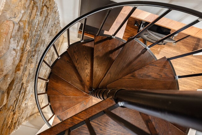 Building Photo - 1354 Broadway-SI ID1056136P