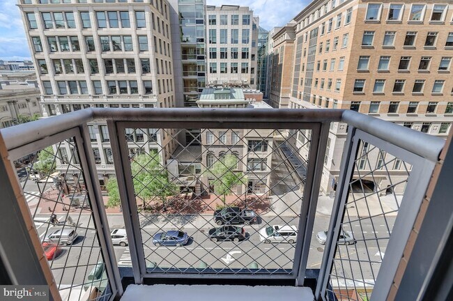 Building Photo - 616 E Street NW Unit 718