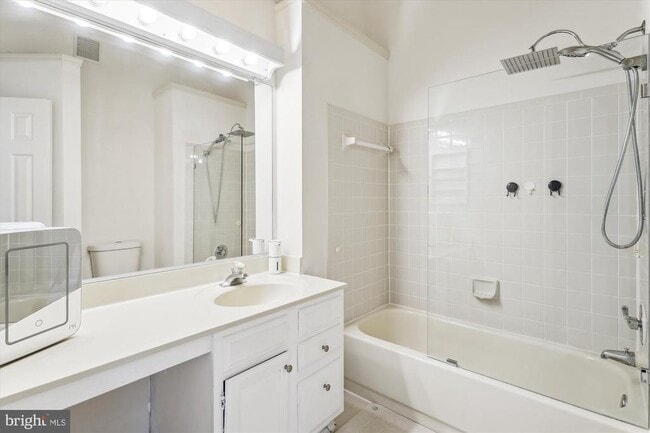 Building Photo - 405 Beacon Hill Terrace