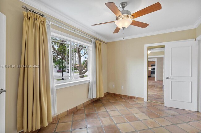 Building Photo - 300 187th St