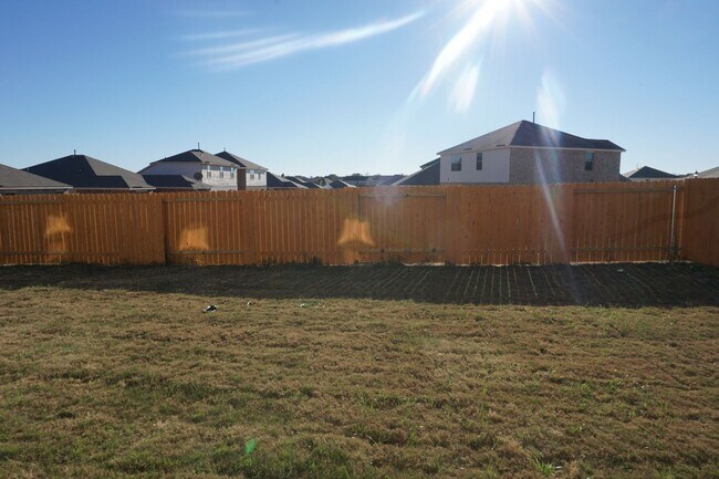 Building Photo - Modern 4 Bedroom Home in Windmill Farms with Community Pools and Trails