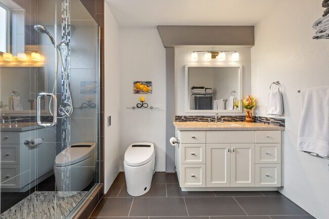 Building Photo - Furnished, 1-Year Long-Term Rental