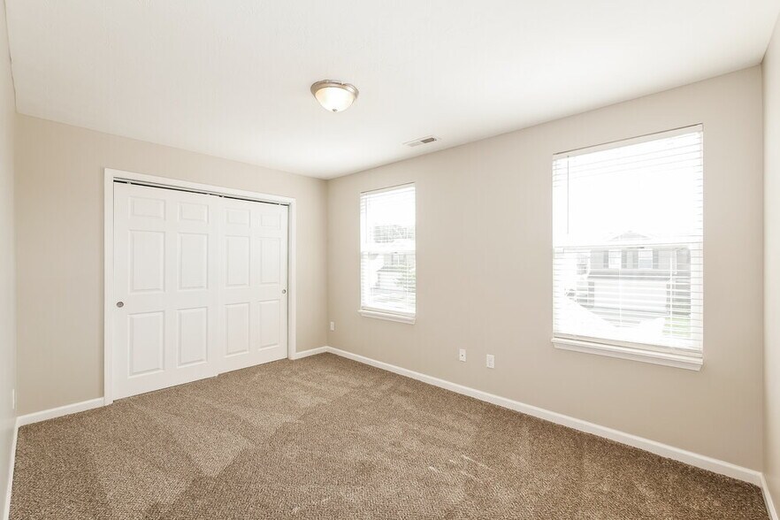 Building Photo - 8112 Grove Berry Way