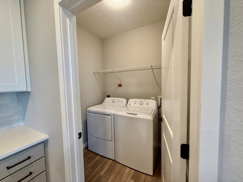 Side by Side Washer and Dryer - Integra Avalon