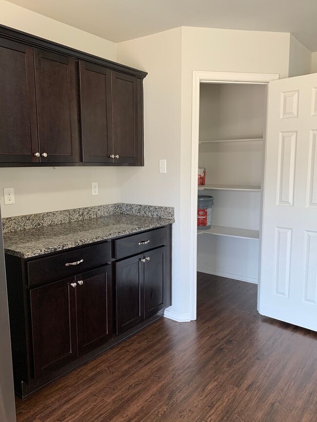 Building Photo - Nice New Construction in Valley View 3bed/2bath