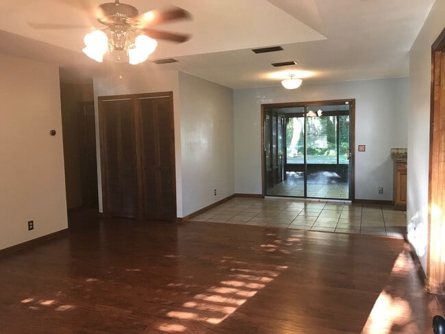 Building Photo - 390 Powderhorn Rd