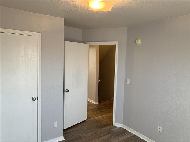 Building Photo - 2807 Cantabrian Dr