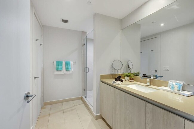 Building Photo - 4111 S Ocean Dr