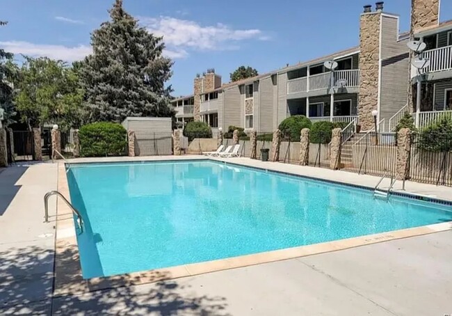 Building Photo - Charming 1BR Condo in Aurora