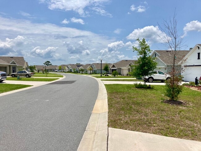 Building Photo - The Fairways Golf Course Home