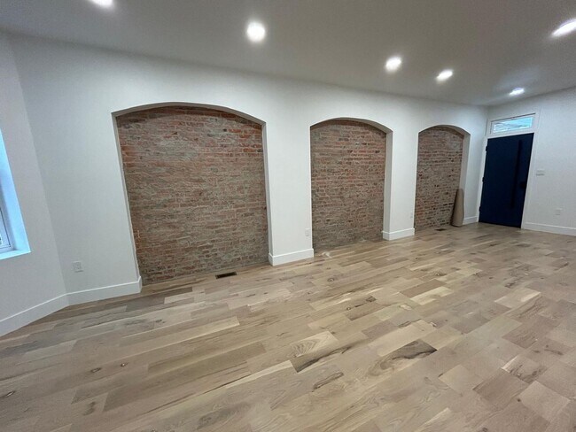 Building Photo - Breathtaking Home for Rent
