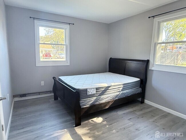 Building Photo - 19 Lahiere Ave