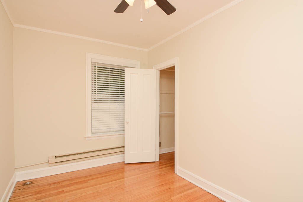 Building Photo - 1425 W Hutchinson St