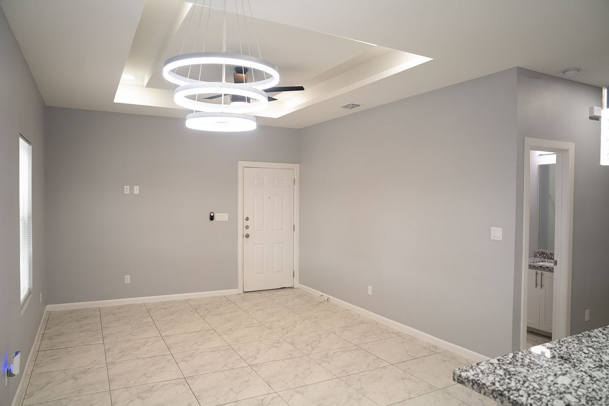 Building Photo - 1019 N Blair Ave