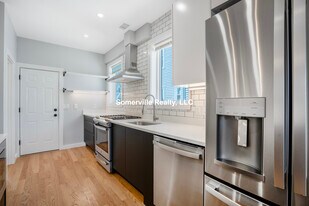 Building Photo - 27 Linden St