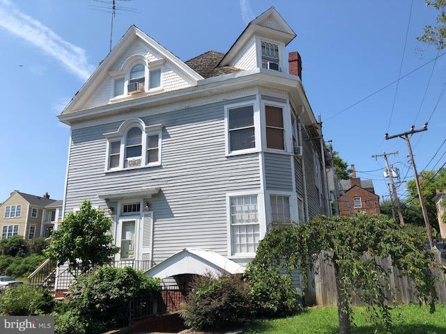 Building Photo - 1122 Caroline St