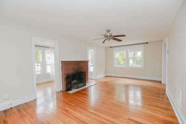 Building Photo - Stunning home rental in Portsmouth!