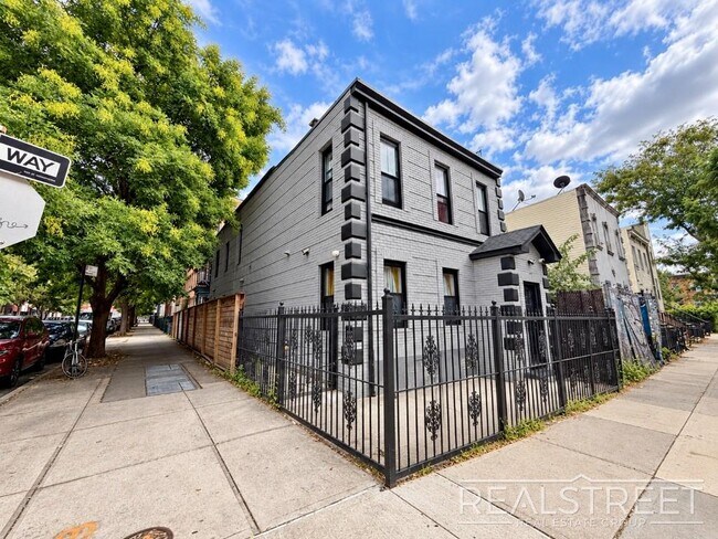 Building Photo - Spacious 3-Bedroom Duplex with Private Outdoor Space in Ocean Hill