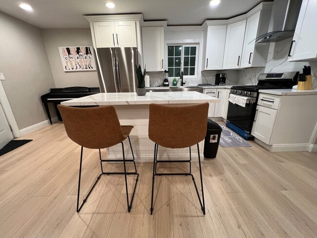 Building Photo - 8354 Adams St