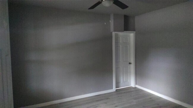 Building Photo - 7366 Meadowbrook Dr
