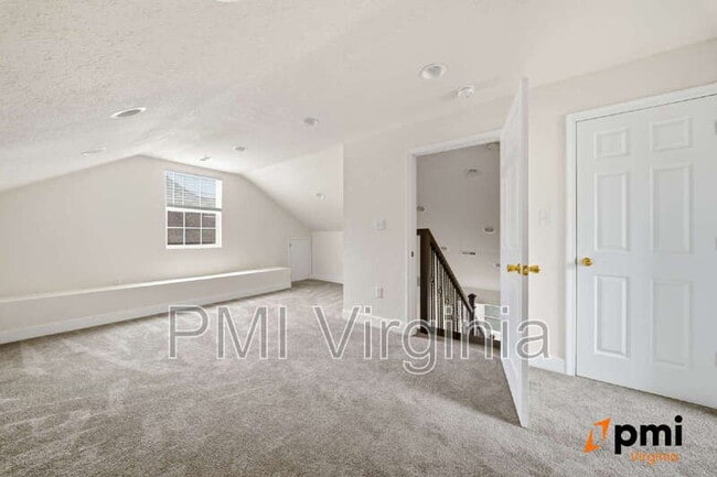 Building Photo - 324 W 36th St