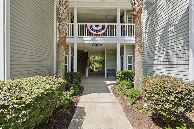 Building Photo - "Charming Fully Furnished 2-Bed Condo with & Granite Countertops in Charleston – 1320 Sq Ft of Co...