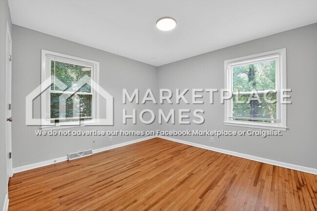Building Photo - 427 Whispering Pines Dr