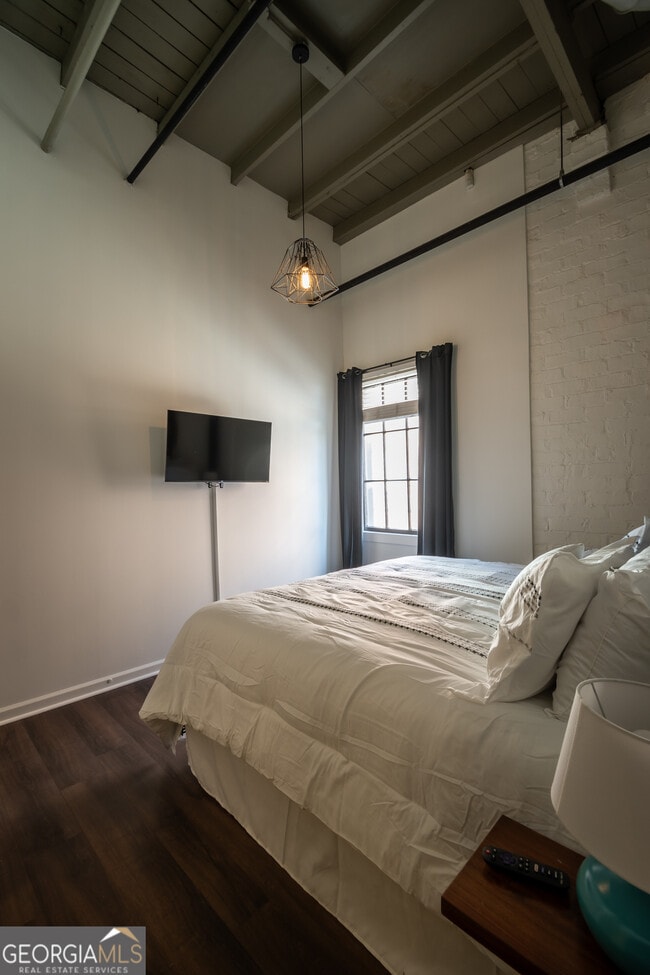 Building Photo - 269 N Hull St