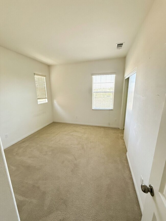 Building Photo - Charming 3BR Home with Modern Kitchen, Versatile Loft, & Private Backyard
