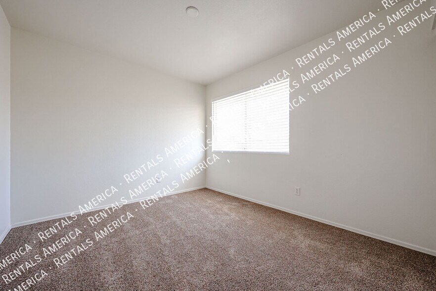 Building Photo - 2361 W Myrtle Dr