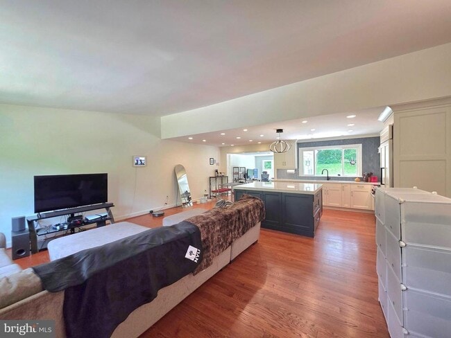 Building Photo - 8300 Beech Tree Rd