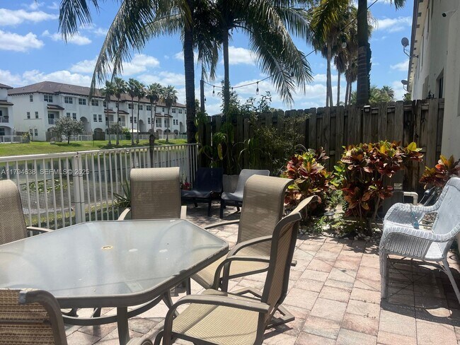 Building Photo - 8985 NW 98th Ave