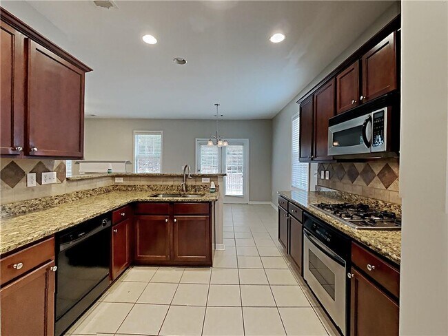 Building Photo - 2184 Longmont Dr