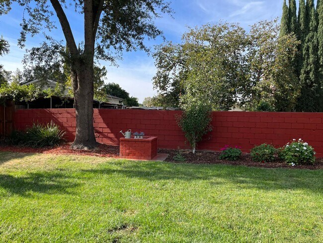 Building Photo - Charming Winters Home