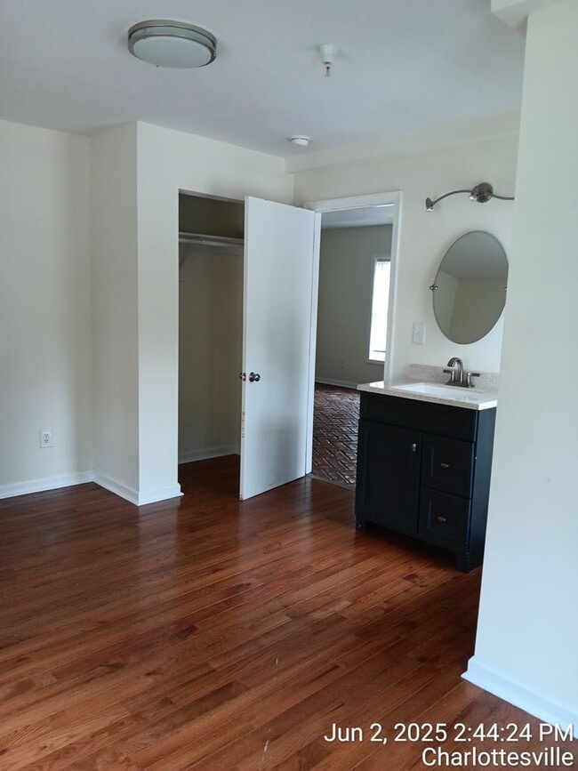 Building Photo - 515 14th St NW