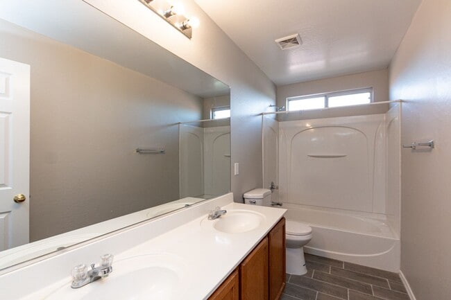 Building Photo - 31569 N Sundown Dr