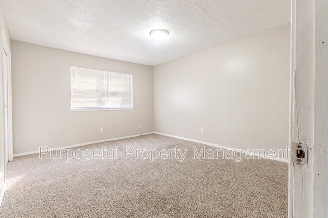 Building Photo - 6814 Lancer Ln