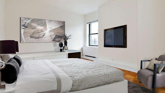 Primary Photo - Newly rennovated unit in Manhattans greate...