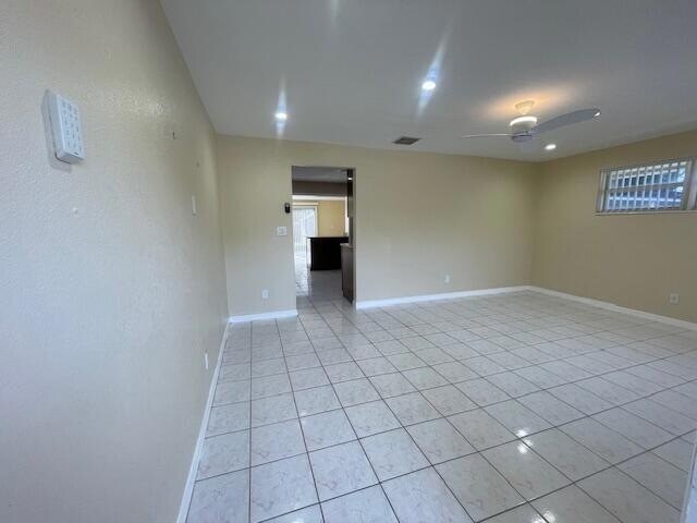 Building Photo - 9482 N Military Trl
