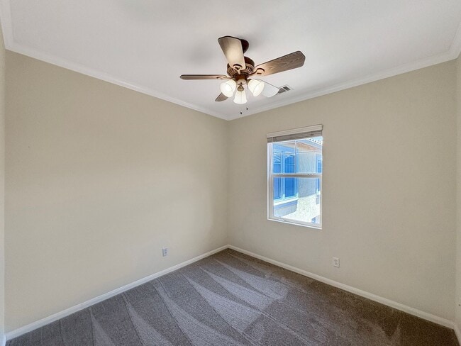 Building Photo - Stylish 2B/2BA Townhome in Torrey Highland...