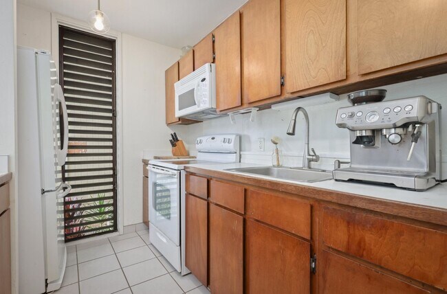 Building Photo - Furnished 1 Bedroom 1 Bath Condo w/Pool