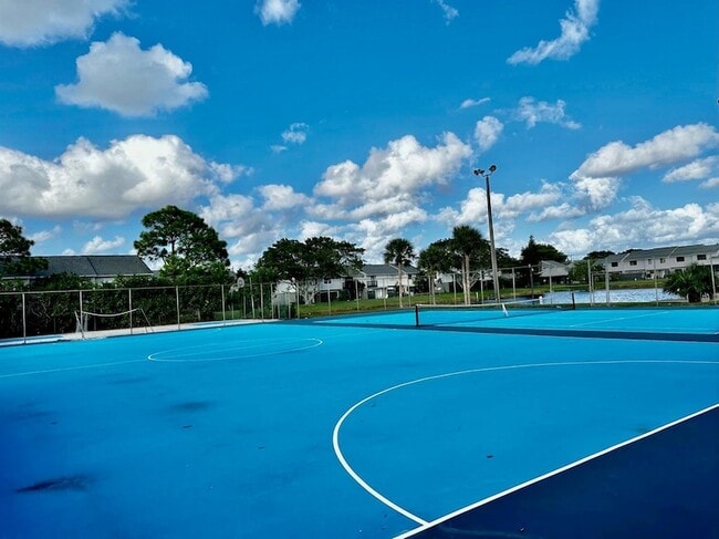 Building Photo - 5704 Channel Dr