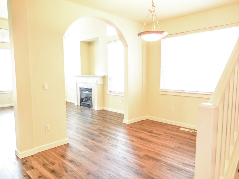 Building Photo - 4106 NE 47th Ave