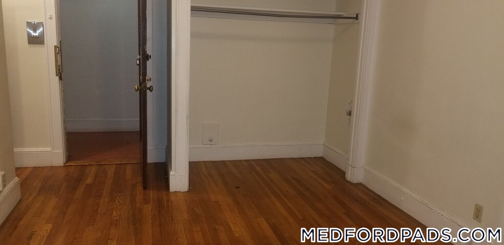 Building Photo - 63 Fellsway W