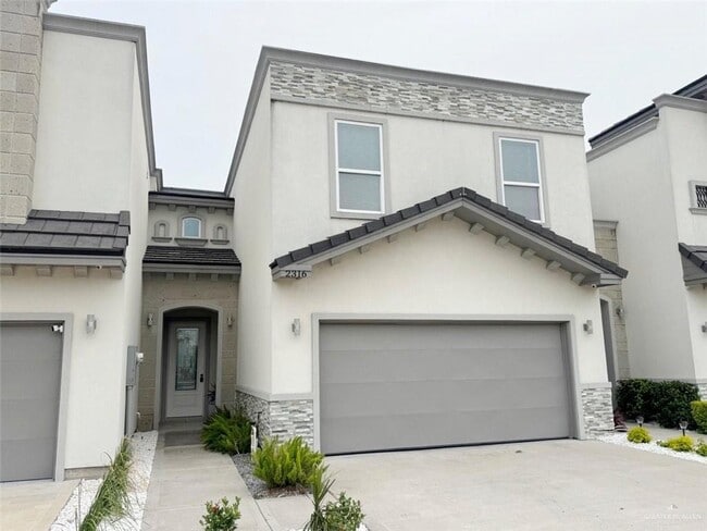 Building Photo - 2316 Corales St
