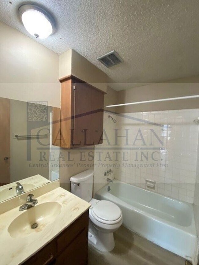 Building Photo - Sherwood 3 Bedroom Home