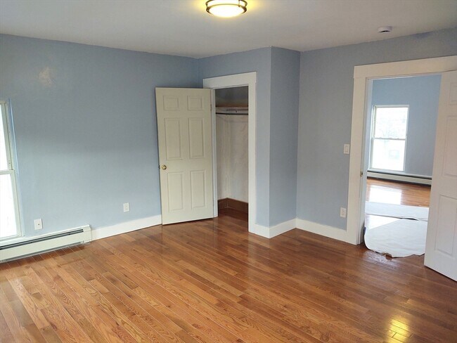 Building Photo - 96 Pleasant St